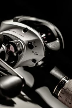 Quantum Accurist Baitcast AT101 HPT 12 Quantum Accurist Baitcast AT101 HPT -Moulinets spinning Boutique 22 570101 5